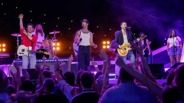 getty_jobros_073025367195