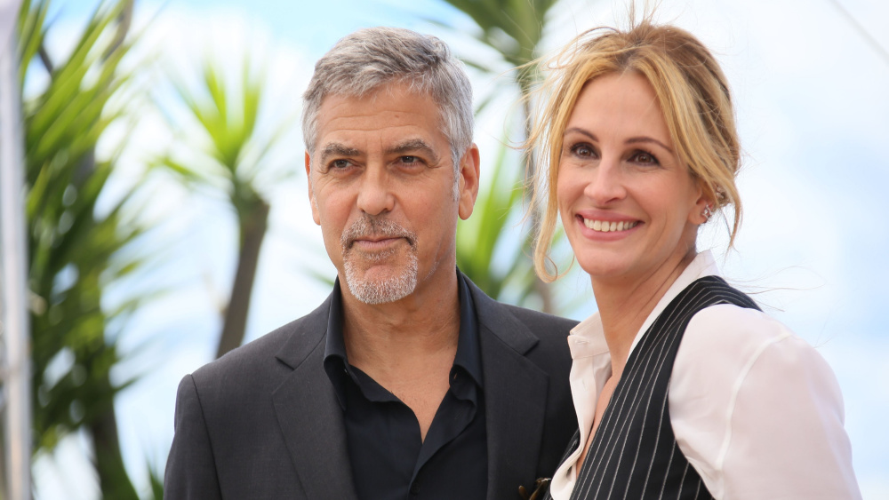 Take a look at Julia Roberts and Clooney in the trailer for