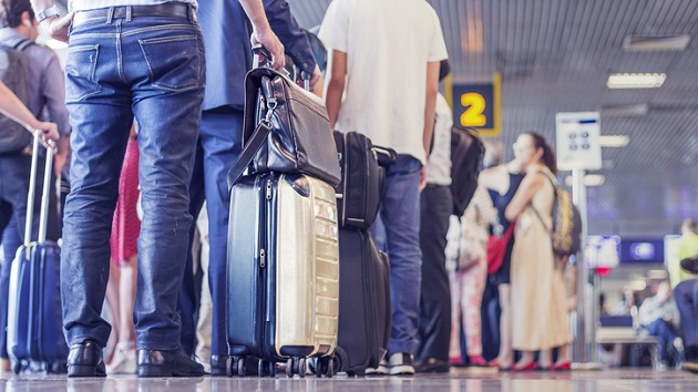 gettyimages_airport_040522-2