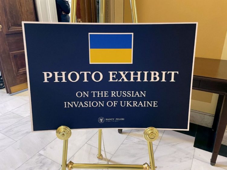 abcnews_ukrainephotoexhibit_042822