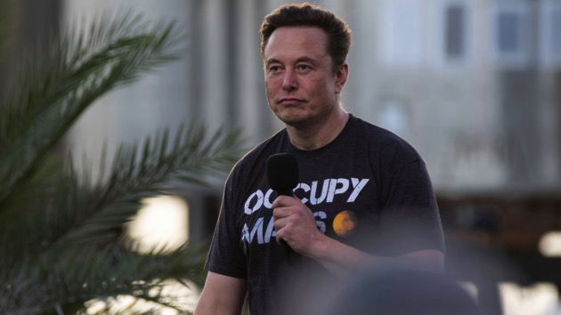 getty_100422_elonmusktwitter