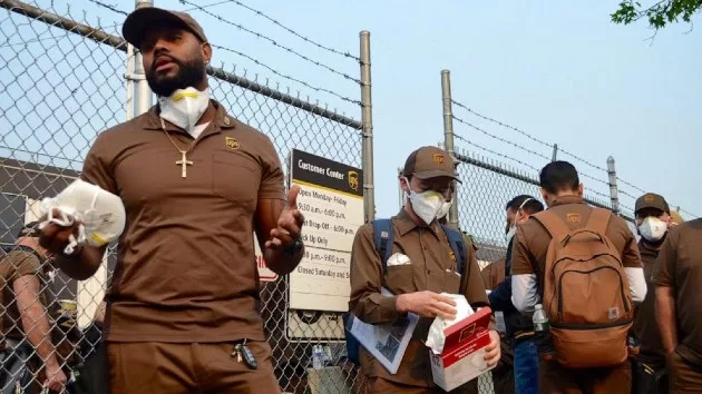 ups-workers-wildfire-smoke-ht-jt-230608_1686258092649_hpmain_16x9_992854425