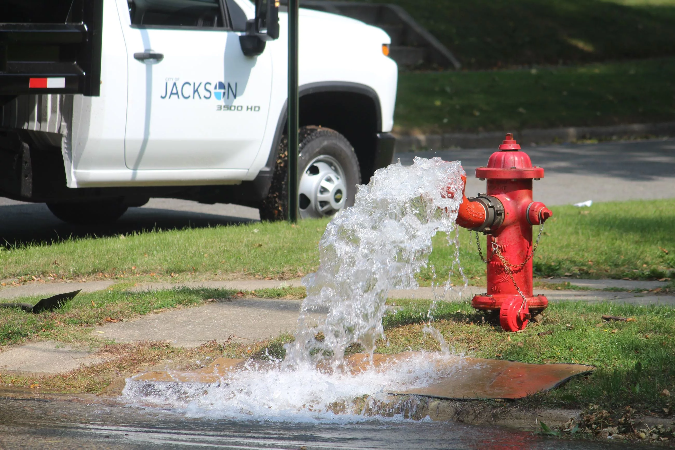 hydrant-flushing-in-jackson