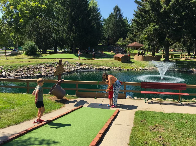 mini-golf-outing-in-jackson-2022