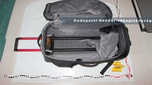 budapestpolice_110924_suitcaseevidence672987