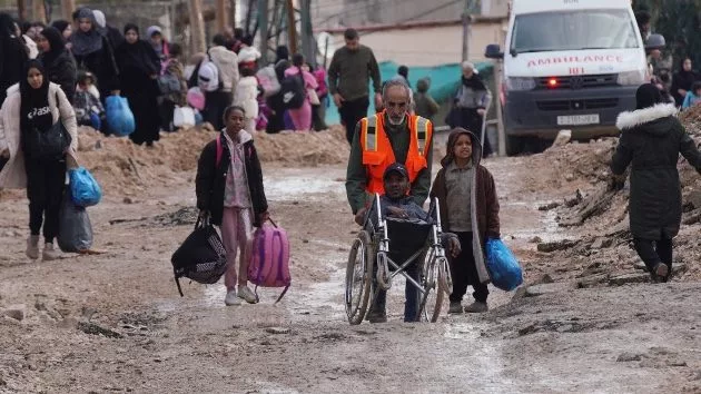 getty_westbankrefugees_021225803176