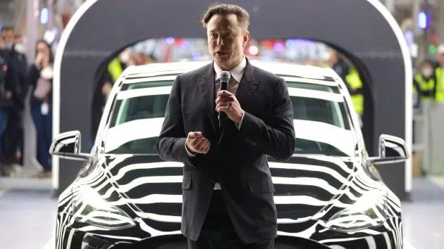 getty_elonmusktesla_021325216514