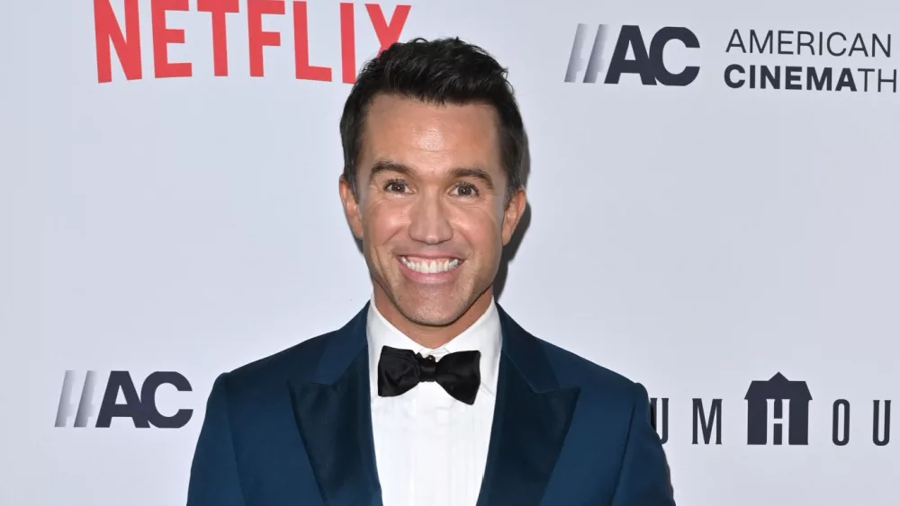 Rob McElhenney, Ryan Reynolds part of investment group taking stake in