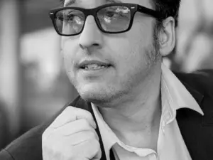 d-howell-the-drive-headshot