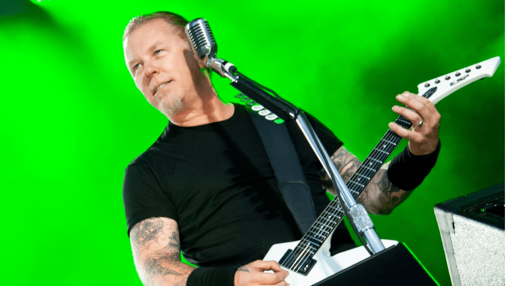 shutterstock_2210357379685242