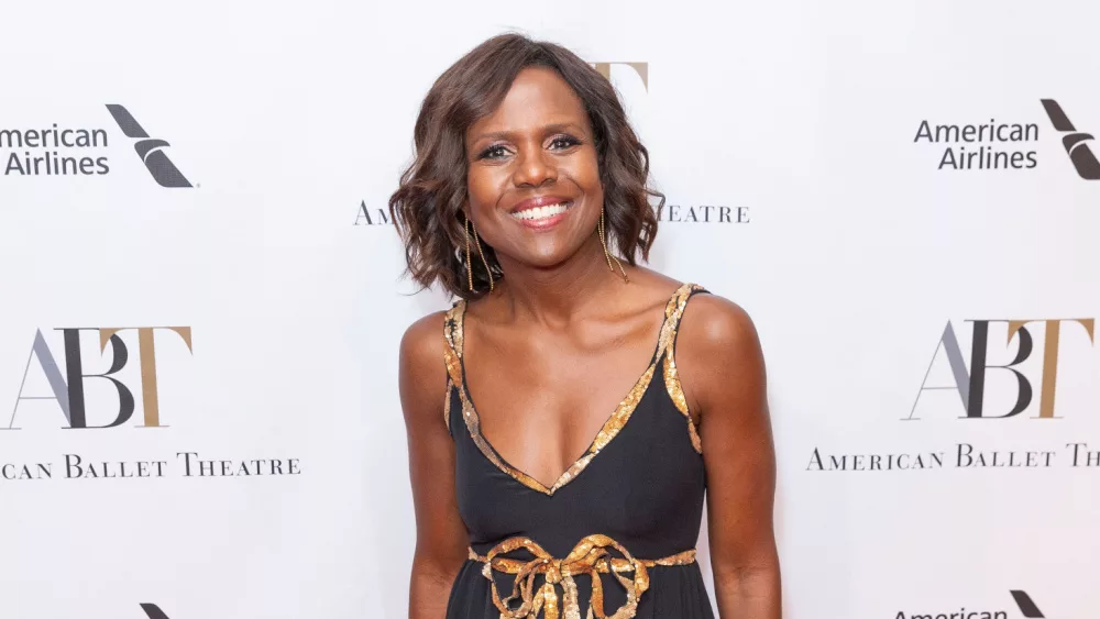 ABC News' Deborah Roberts reveals her sister has died after years