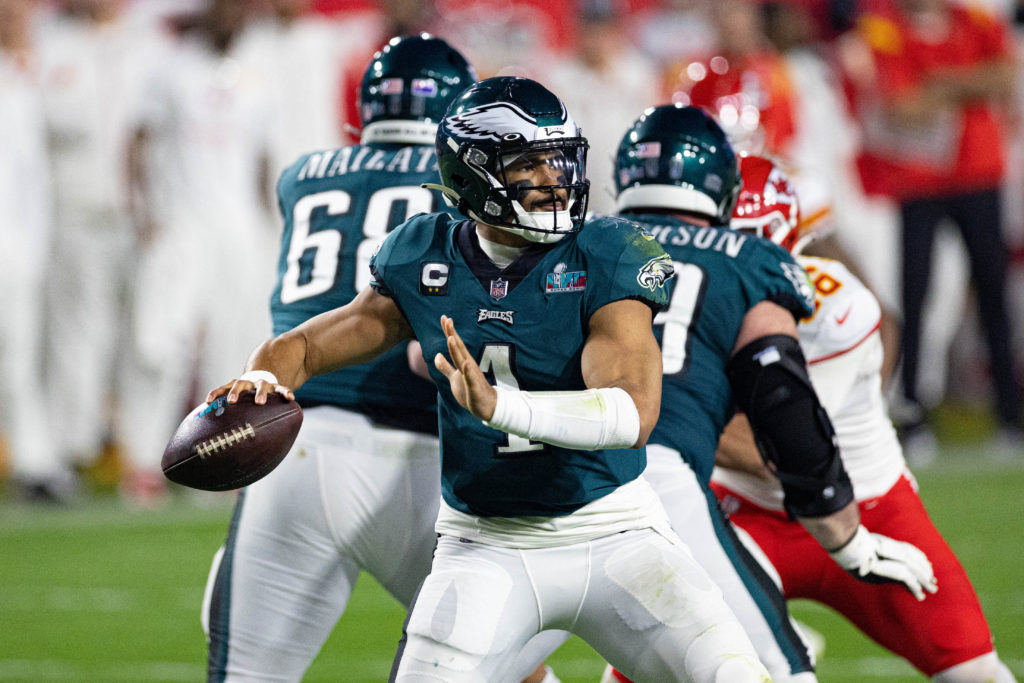 jalen-hurts-scores-massive-contract-extension-104-7-wzzk
