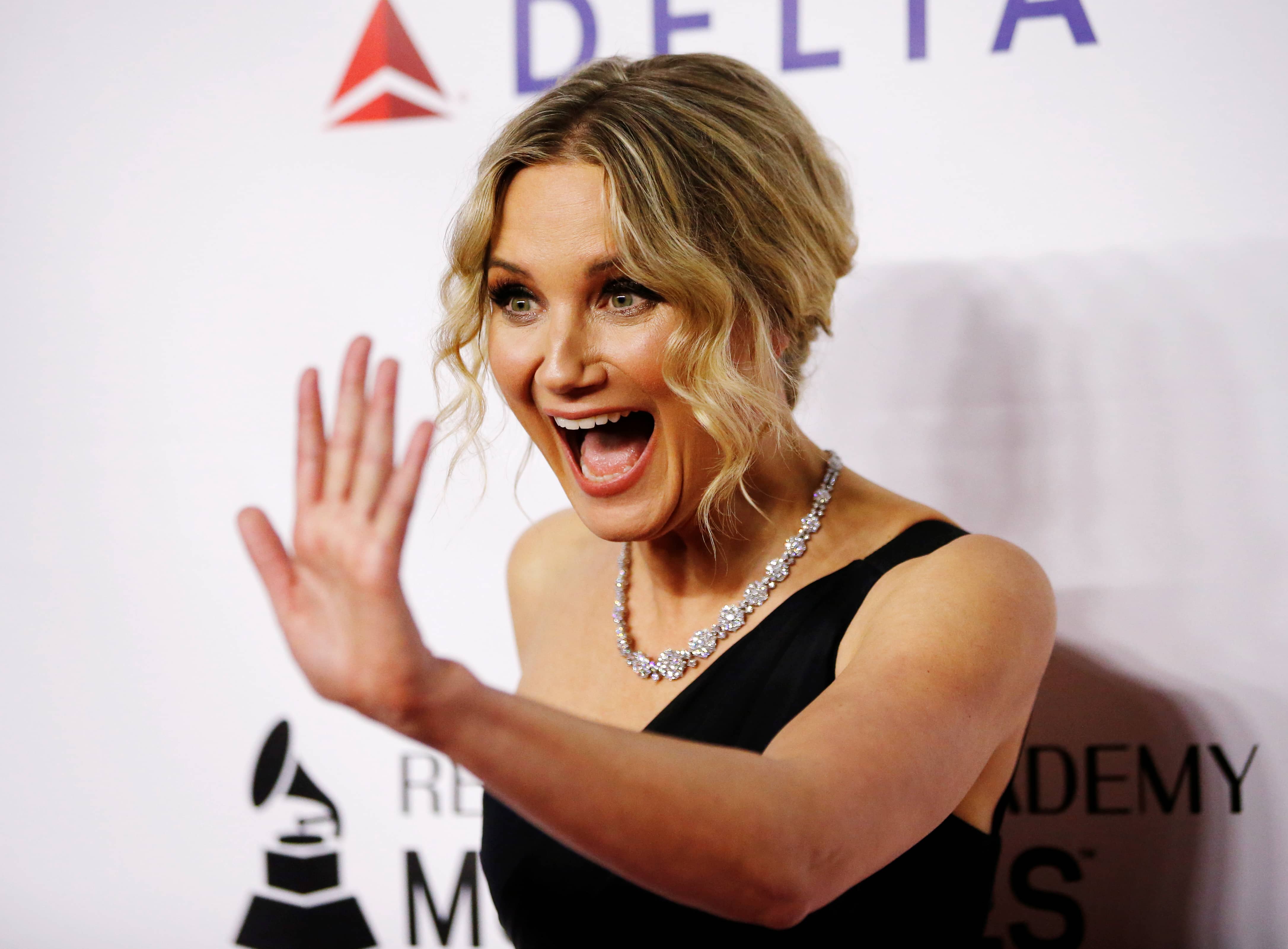 singer-jennifer-nettles-attend-a-red-carpet-gala-event-honoring-dolly-parton-as-the-musicares-person-of-the-year-ahead-of-the-grammy-awards-in-los-angeles-california