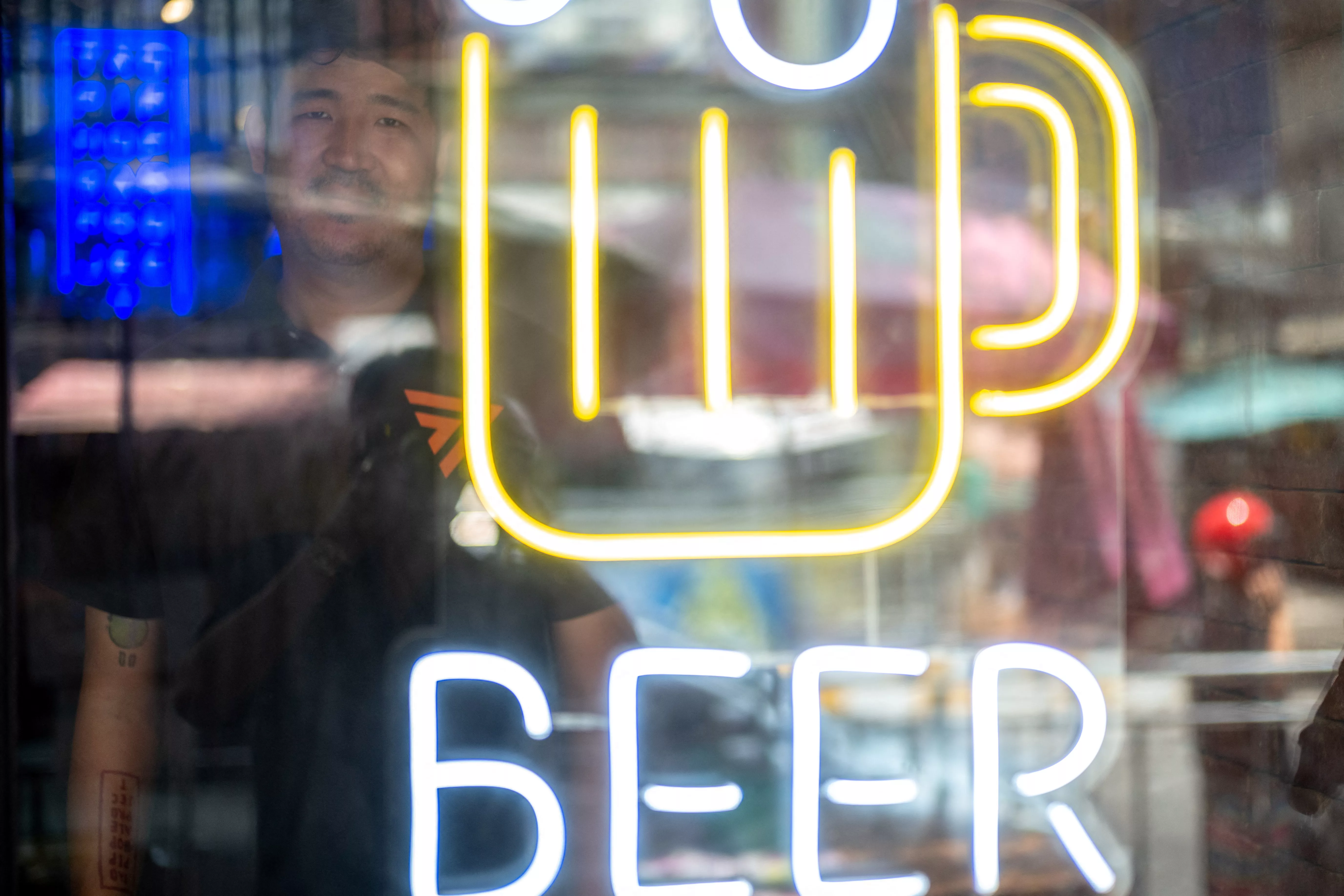 beer-loving-lawmaker-takes-aim-at-duopoly-controlling-thailands-13-billion-booze-industry