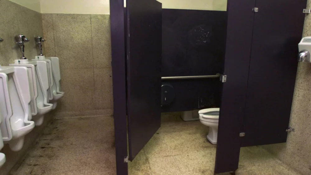 boys-bathroom-where-shooting-and-arrest-took-place-at-santana-highschool