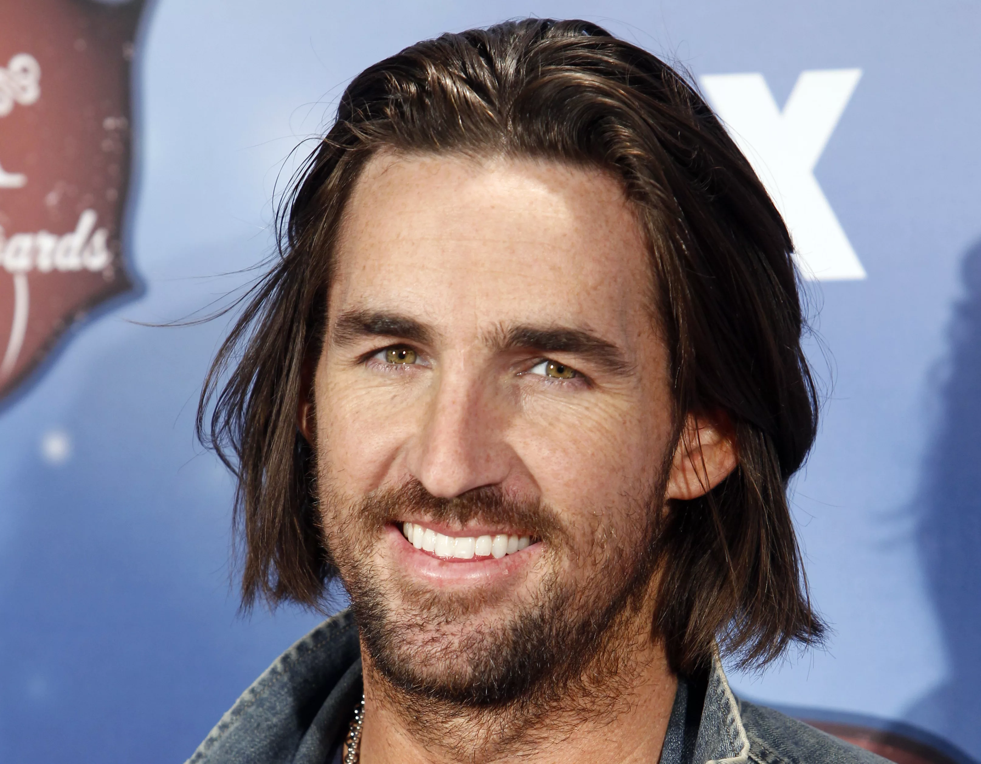 singer-jake-owen-poses-backstage-during-the-4th-annual-american-country-awards-in-las-vegas