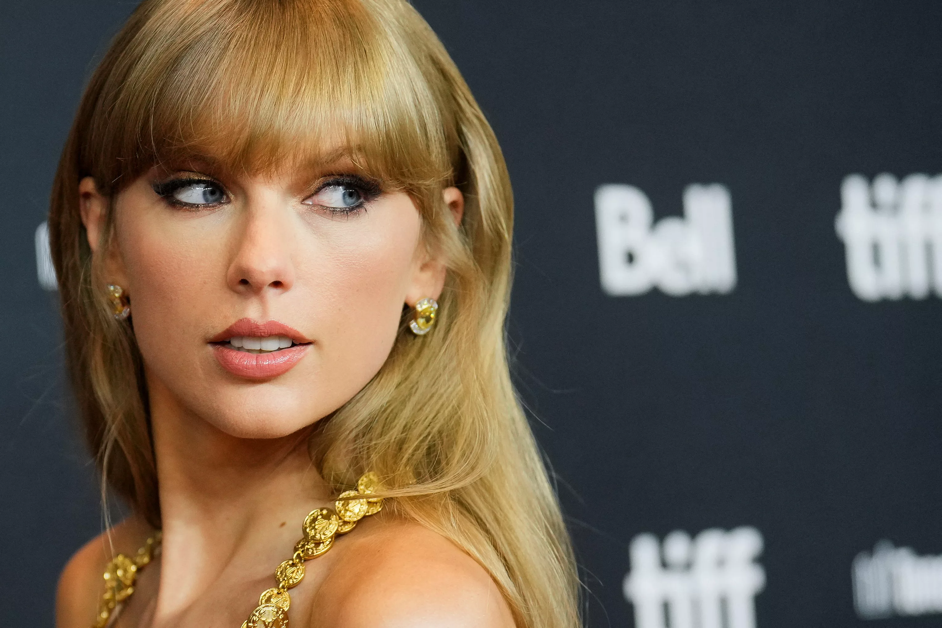 taylor-swift-discusses-her-music-video-all-too-well-at-toronto-film-fest-in-toronto