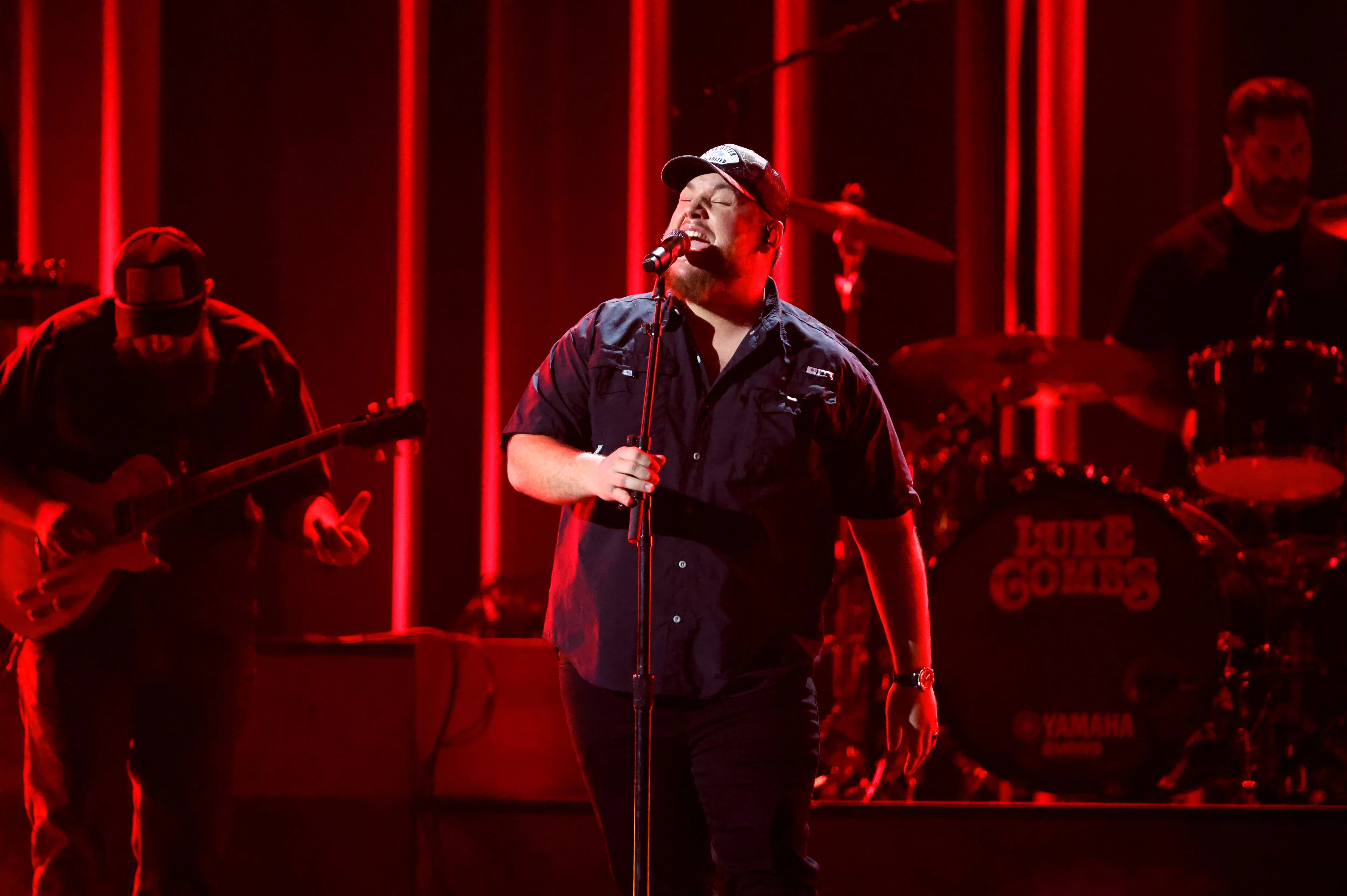 56th-annual-cma-awards-in-nashville-28