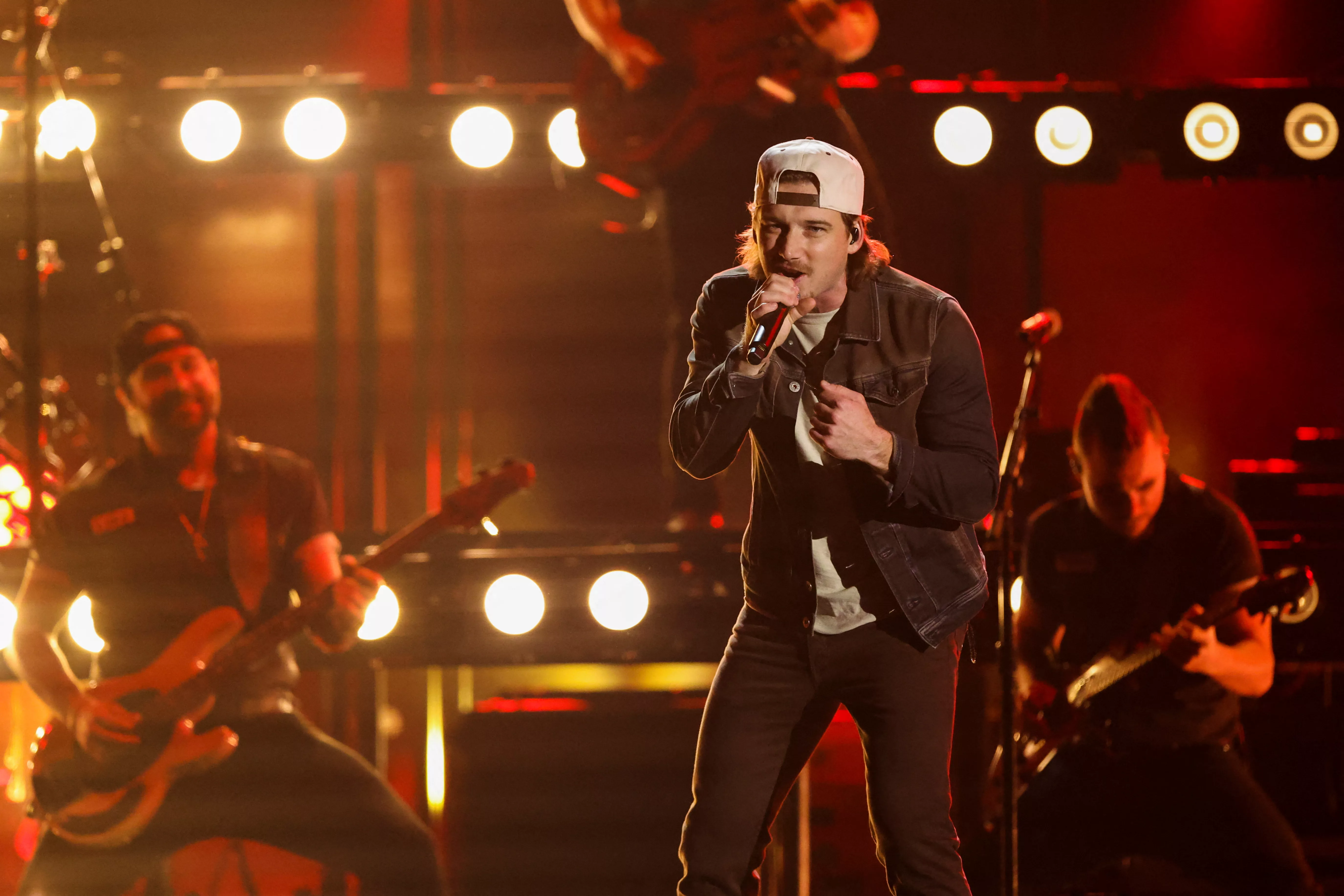 56th-annual-cma-awards-in-nashville-36