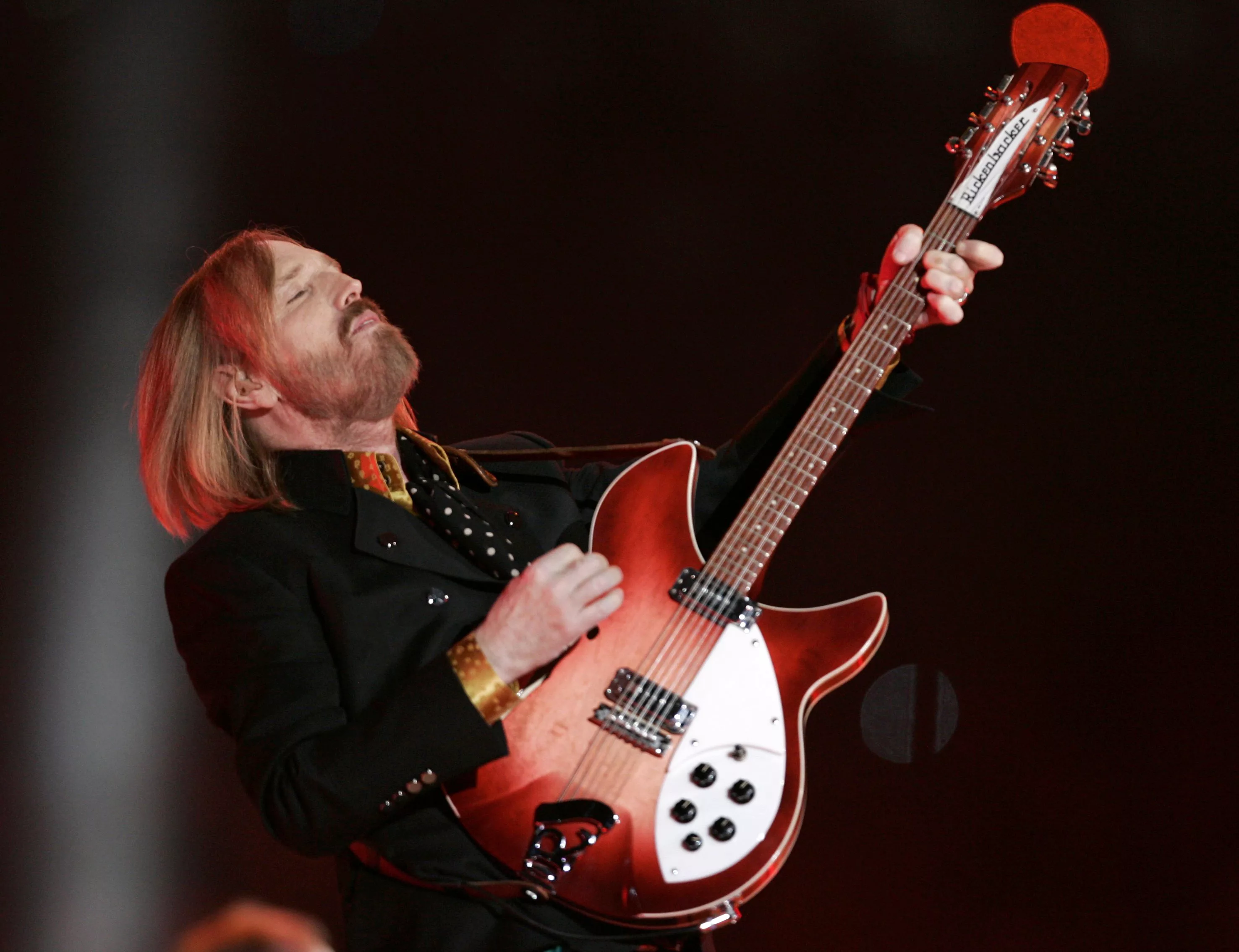 singer-tom-petty-plays-with-his-band-the-heartbreakers-during-halftime-for-the-nfls-super-bowl-xlii-football-game-in-glendale