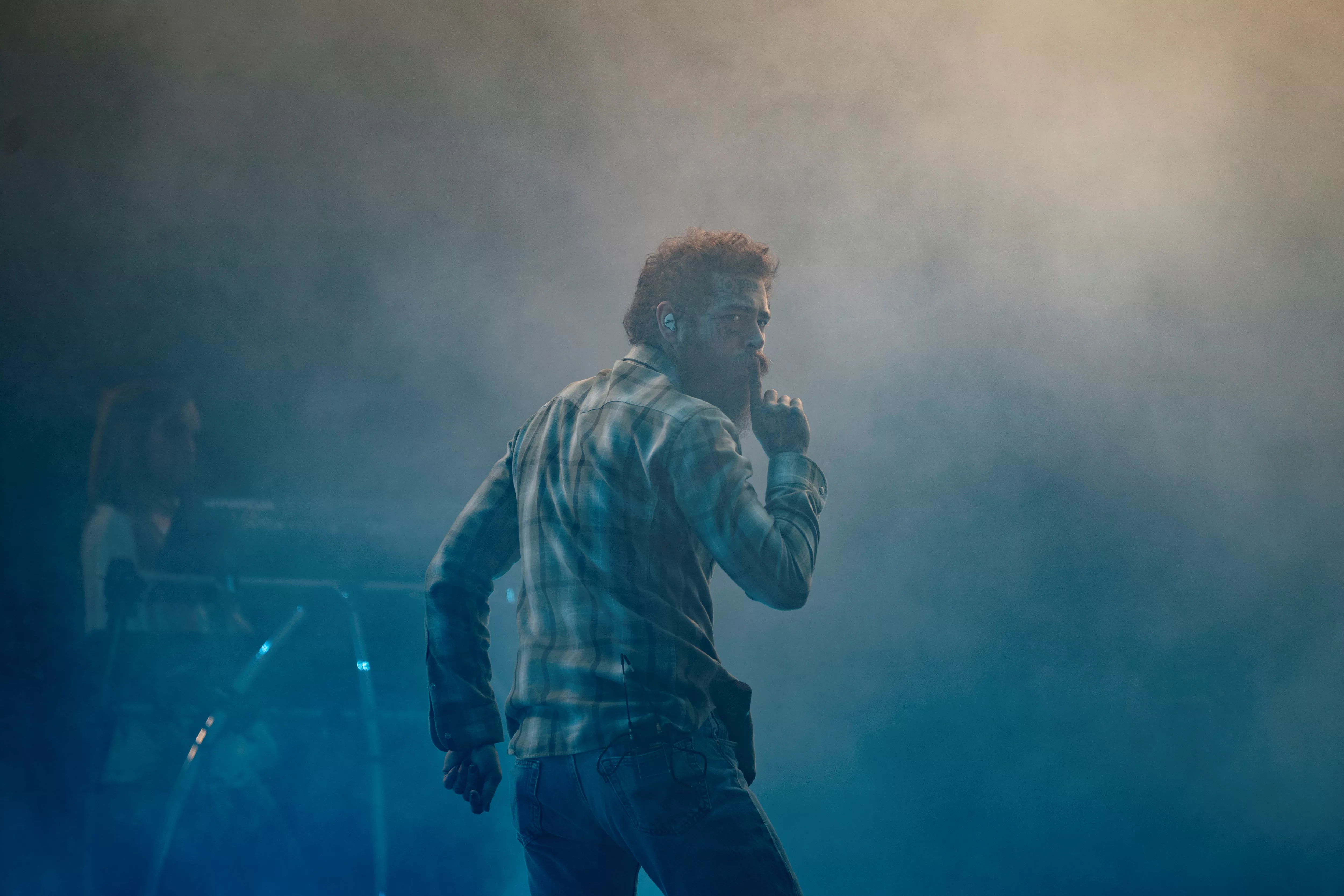 revellers-watch-performances-at-the-governors-ball-music-festival