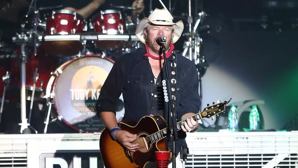 Toby Keith performs in concert at Country Thunder Arizona on April 8^ 2018 in Florence^ Arizona.