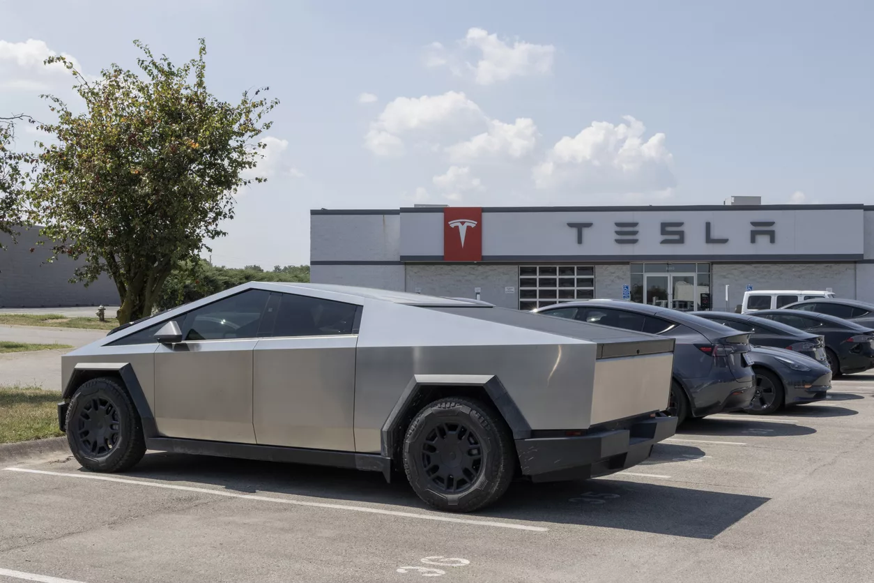 tesla-cybertruck-display-at-a-dealership-tesla-offers-the-cybertruck-with-driving-range-of-up-to-340-miles