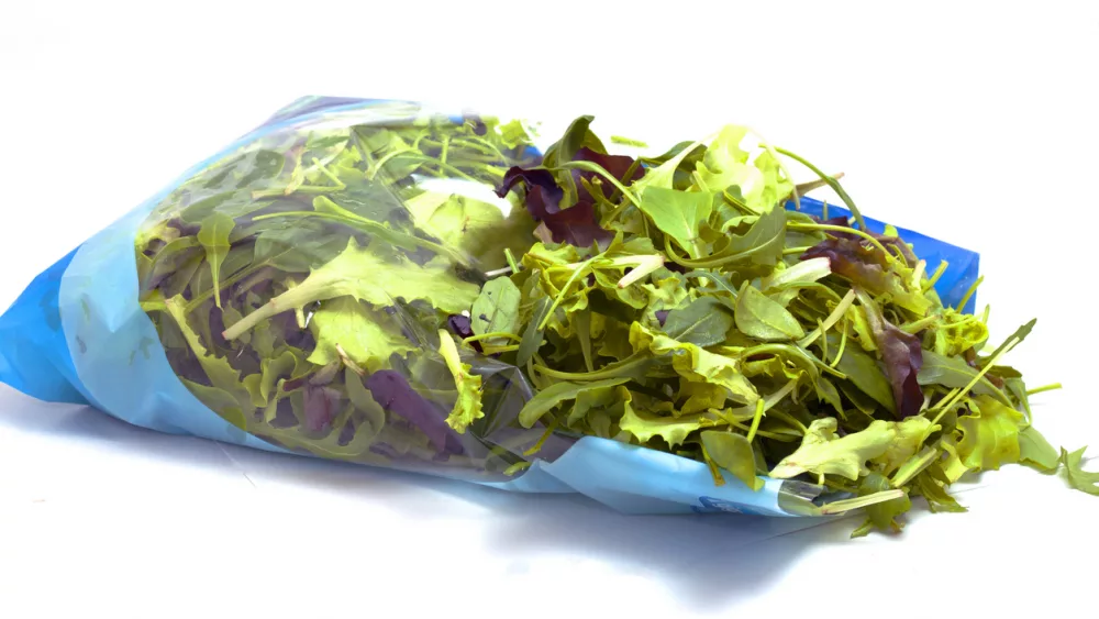 clean-salad-in-sterile-bag