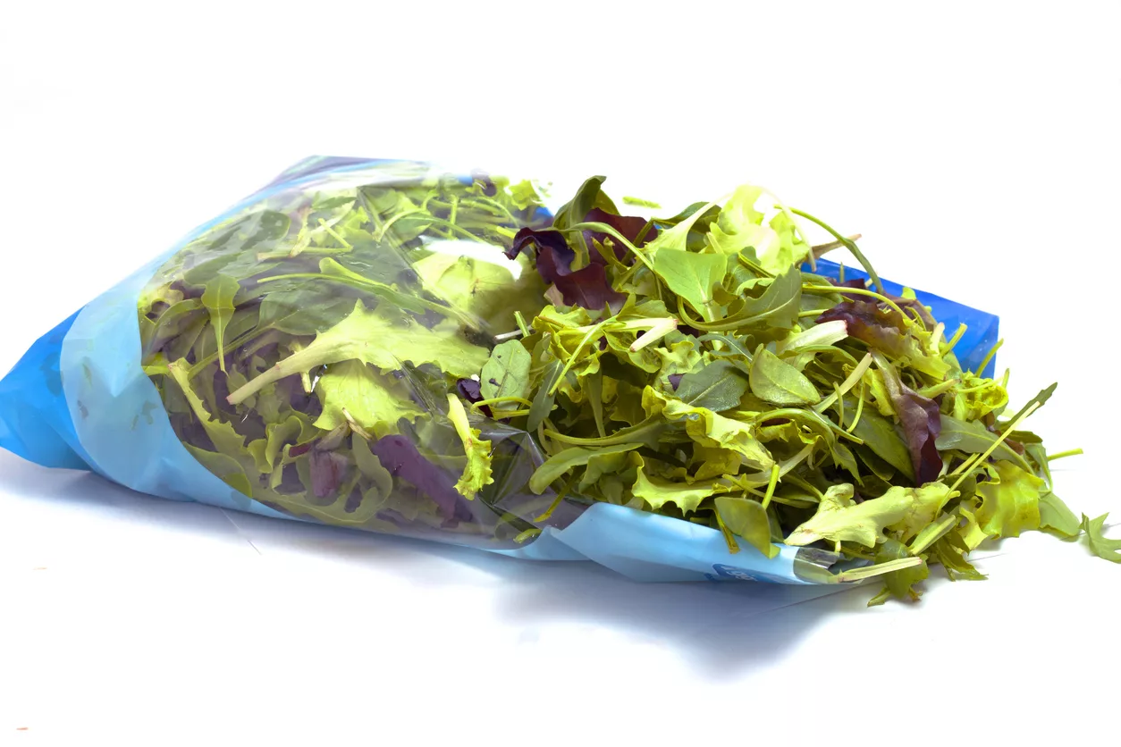 clean-salad-in-sterile-bag