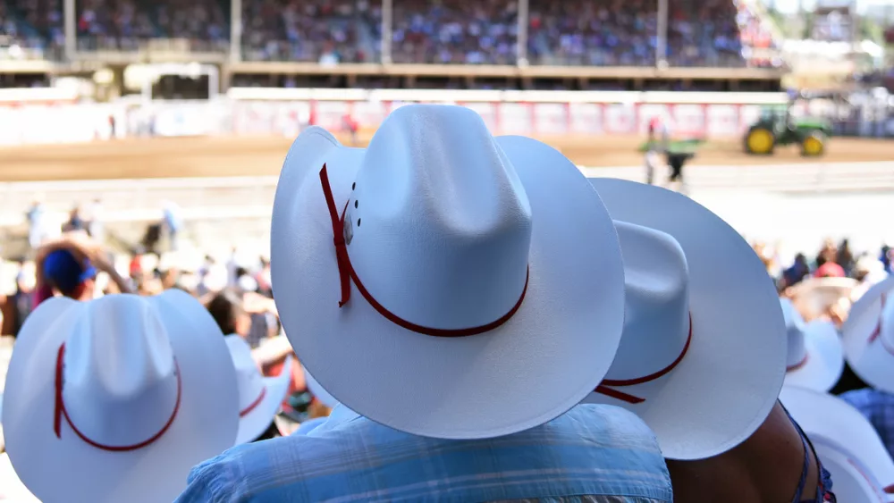 cowboy-hats-at-rodeo