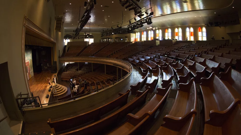 the-famous-ryman-auditorium-in-downtown-nashville