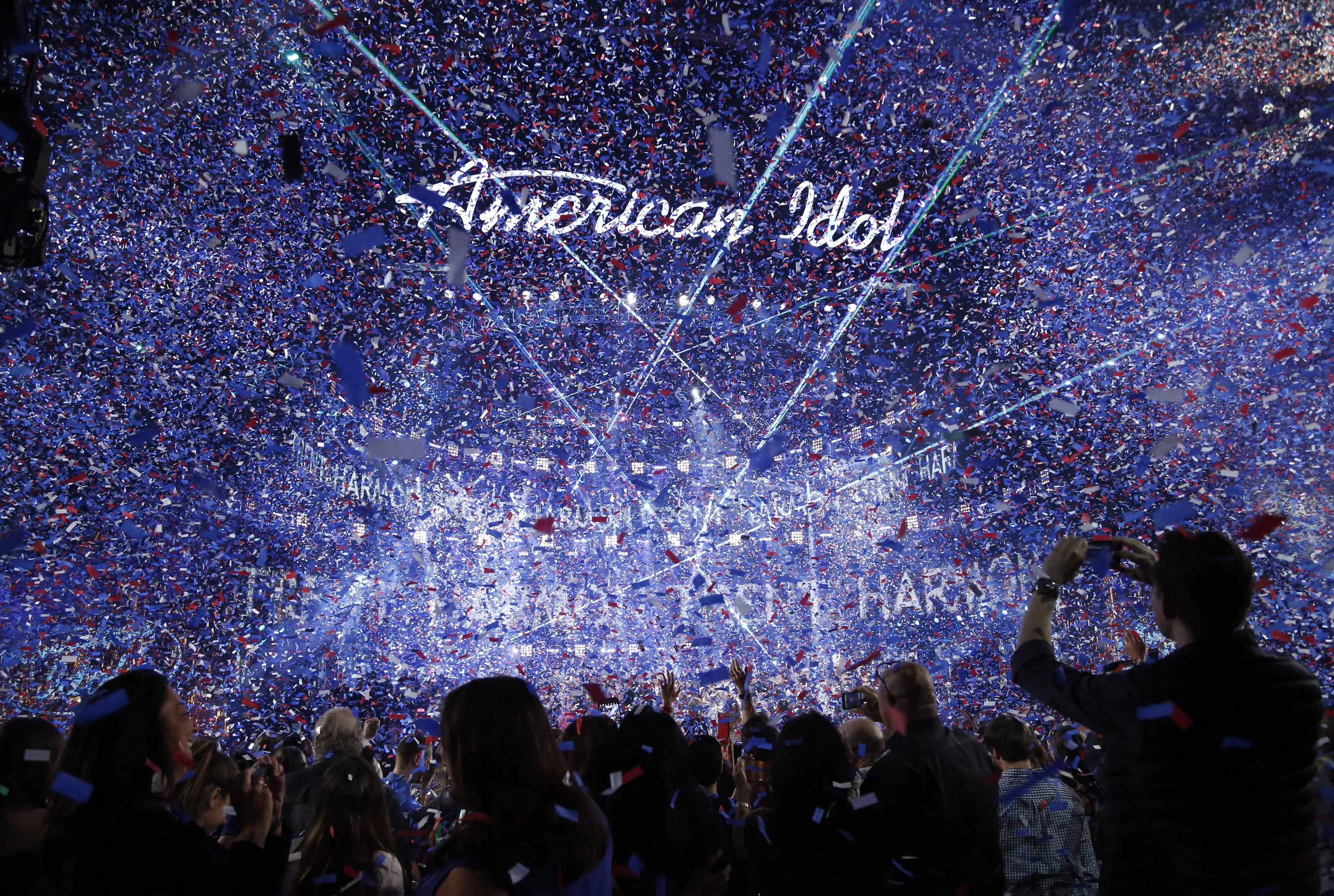 conclusion-of-the-american-idol-grand-finale-in-hollywood