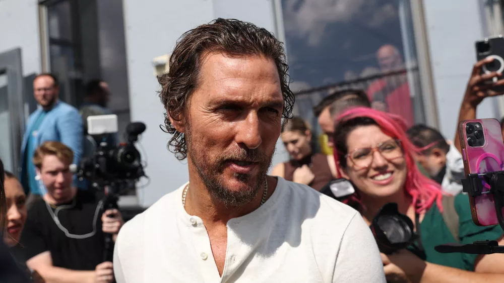 actor-mcconaughey-arrives-on-the-observation-deck-the-empire-state-building-in-new-york-city