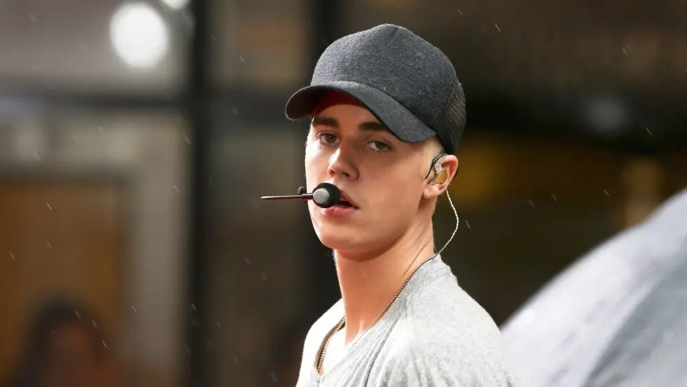 Justin Bieber performs on NBC's 'TODAY Show' at Rockefeller Plaza on September 10^ 2015 in New York City.