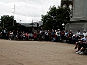 memorial-day-crowd-at-daviess-county-courthouse-2015