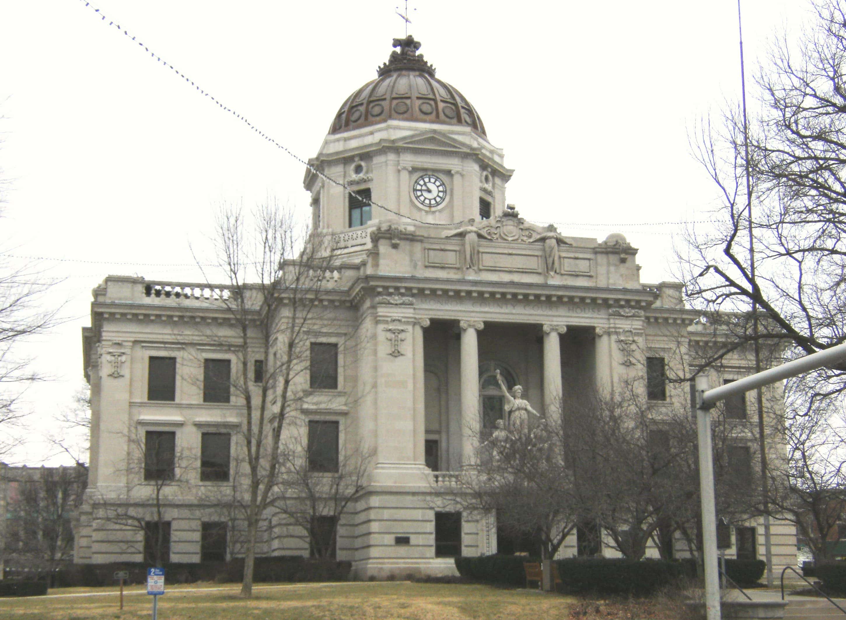 monroe-county-courthouse-winter