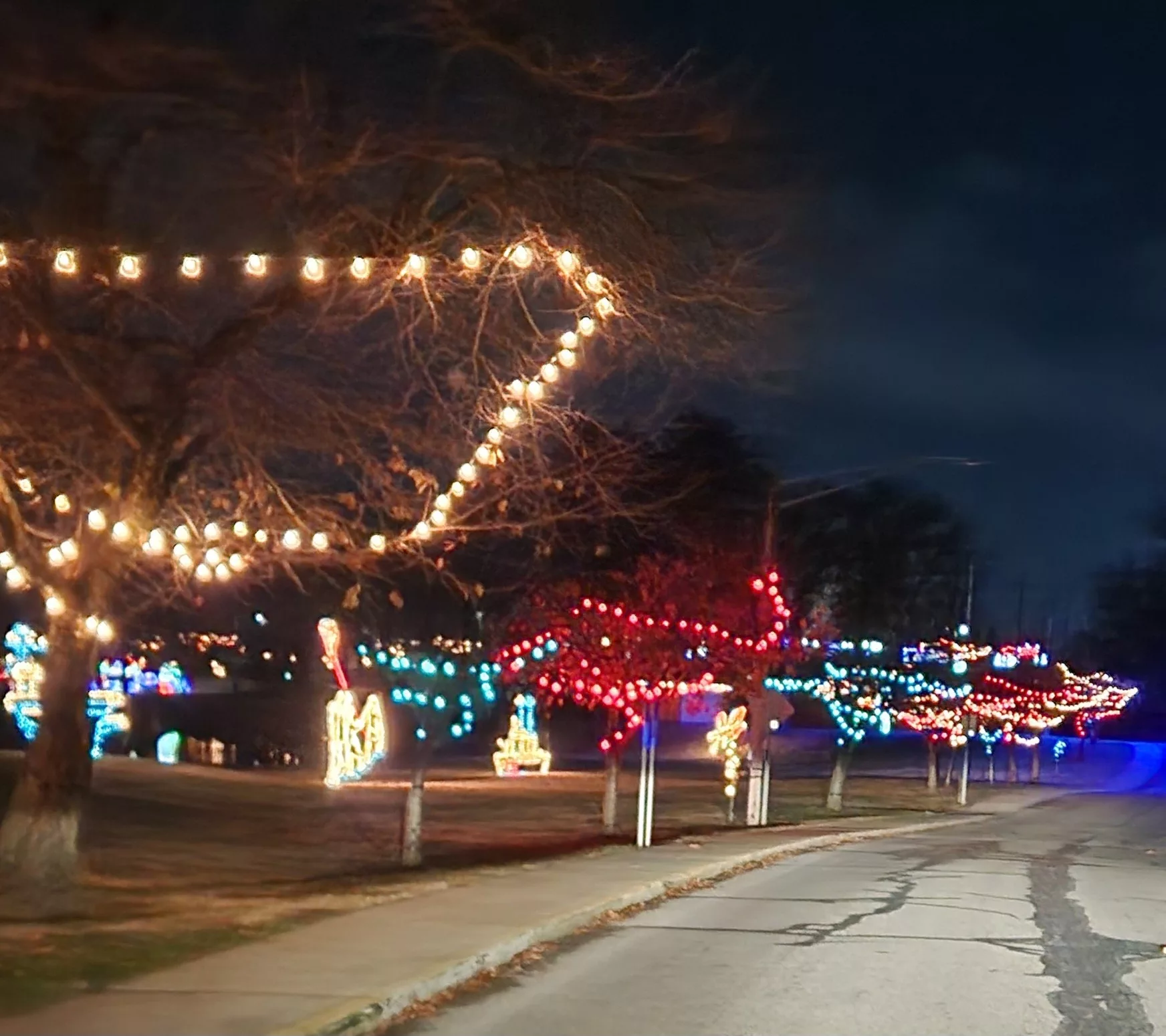 Christmas in Eastside Park Classic Hit Memories WAMW 107.9FM