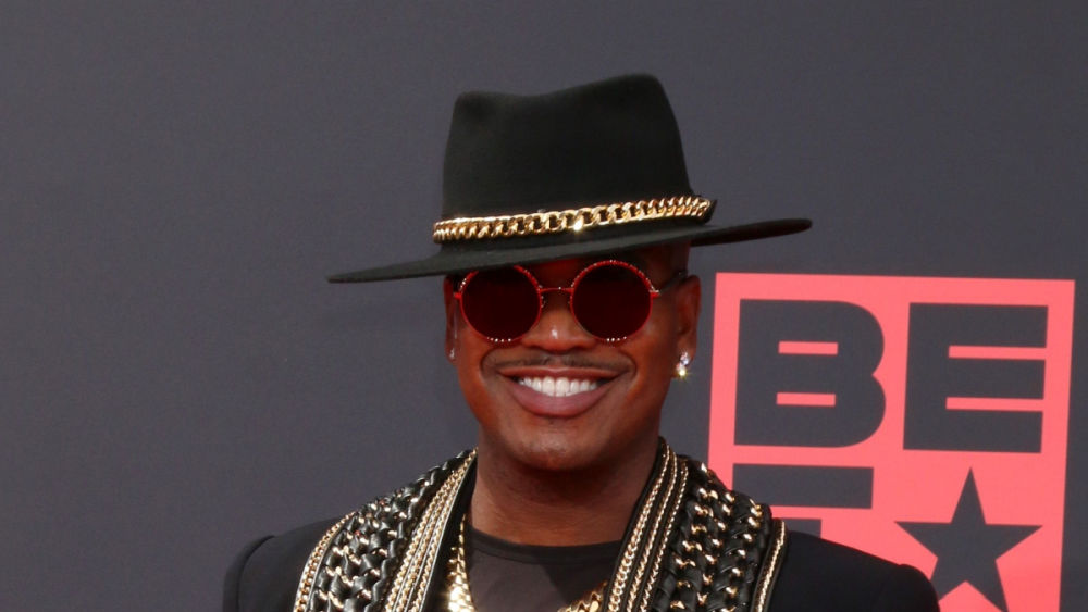 shutterstock_2176877769623436