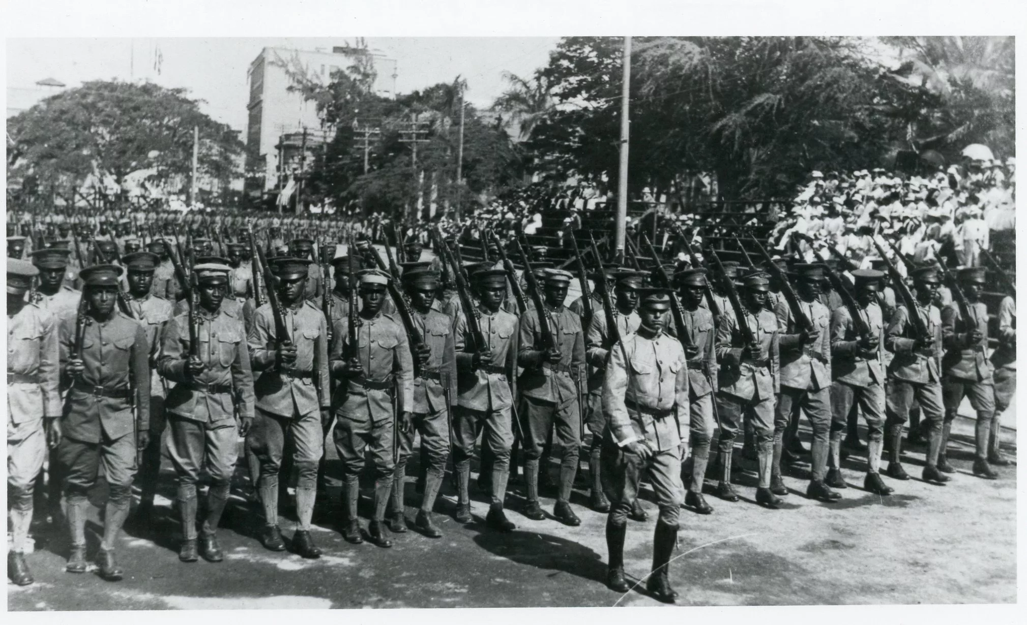 buffalo-soldiers-u-s-army-25th-infantry-regiment-on-parade-in-honolulu-jpg-4
