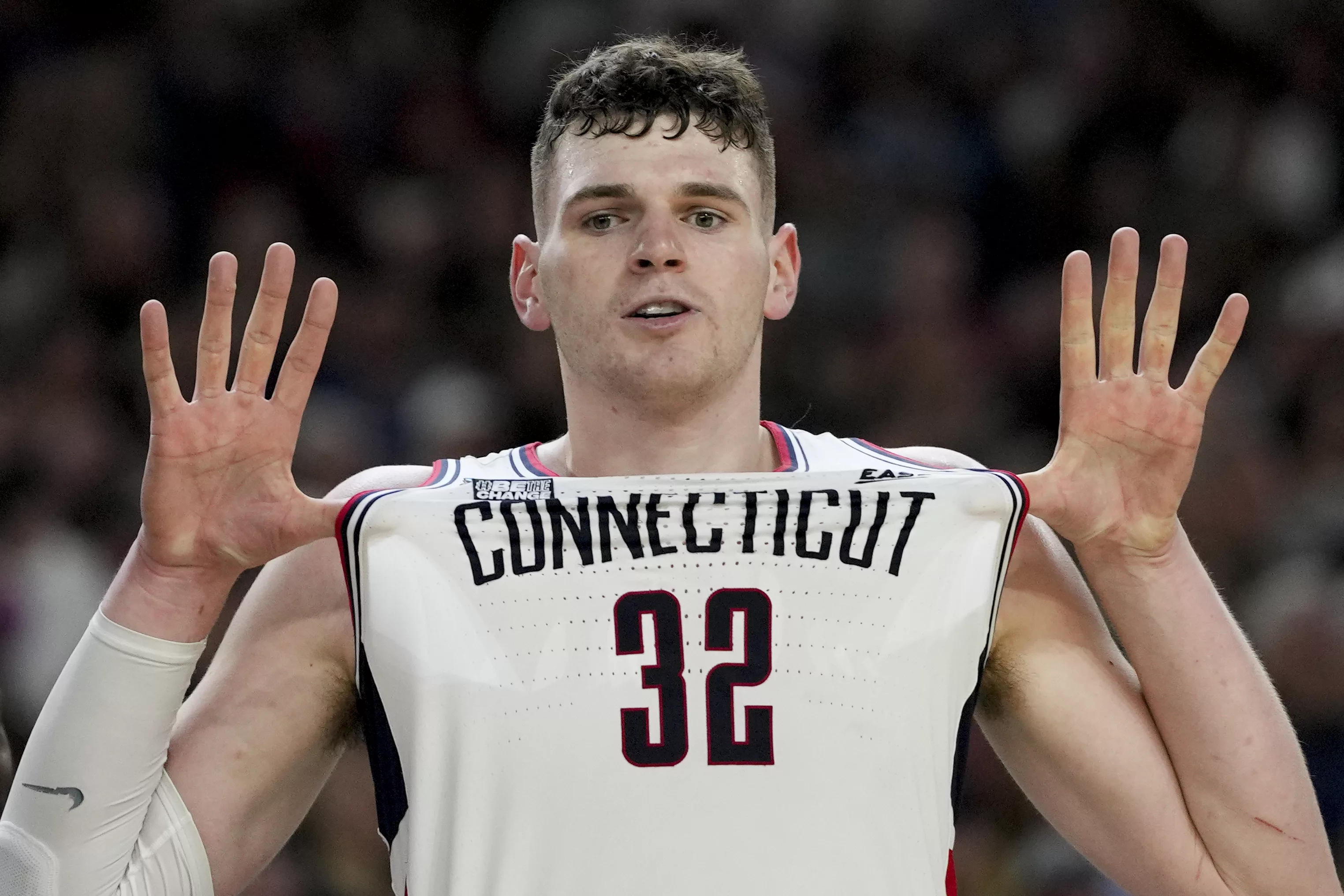 UConn Wins 2nd Straight NCAA Title B93 B97