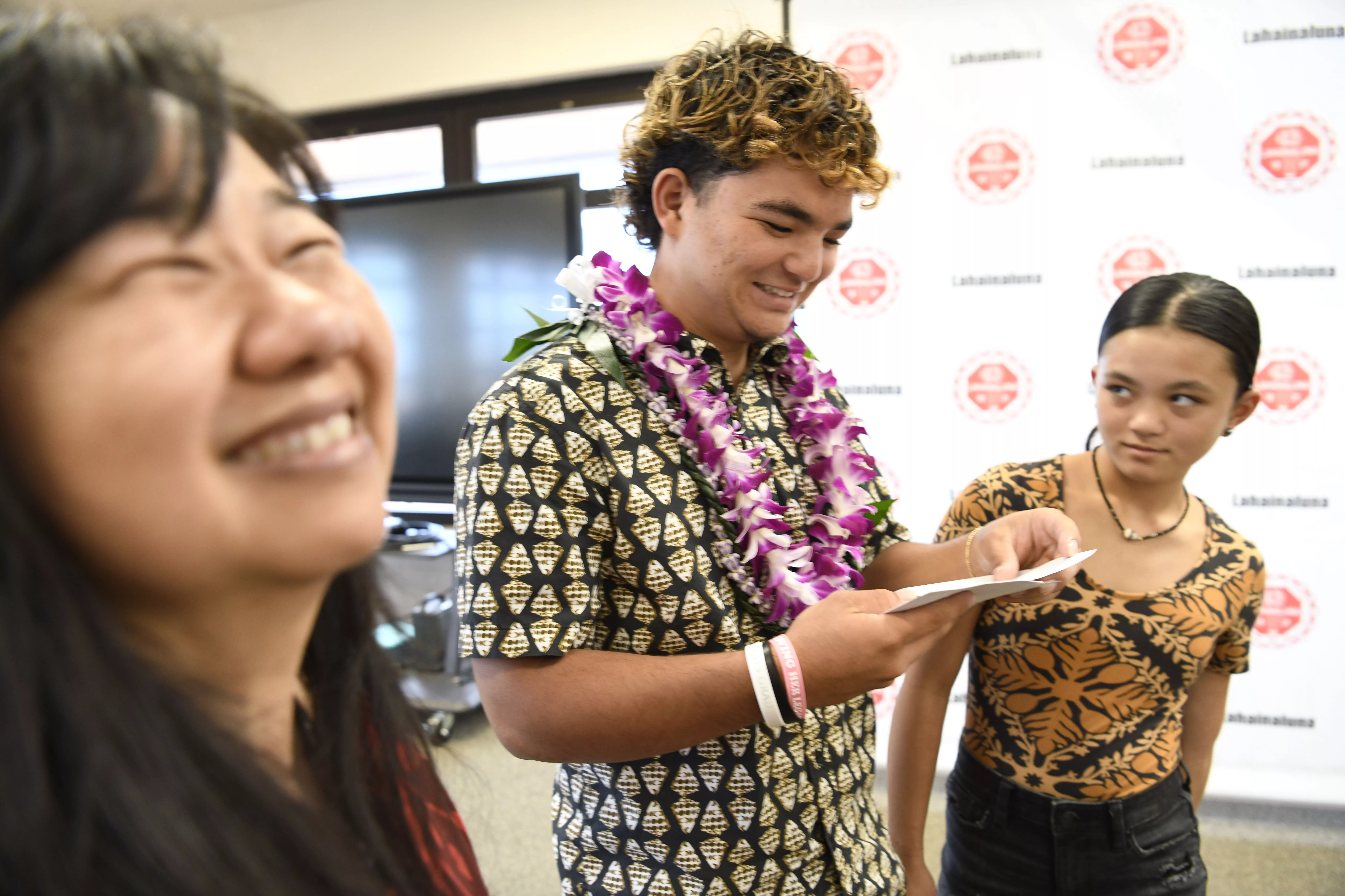 lahainaluna-high-school-scholarship-ap-photo-2-jpg-2
