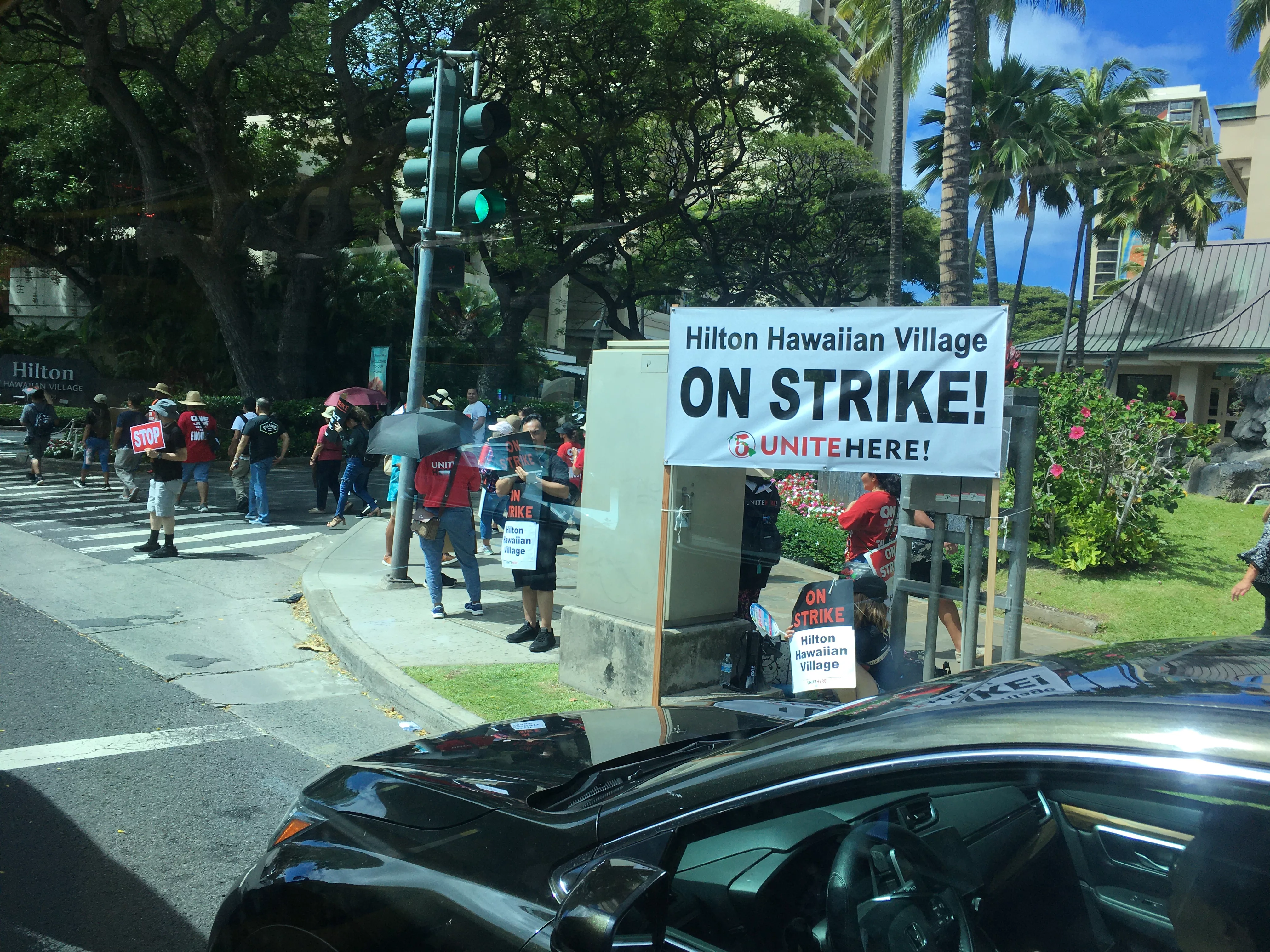hilton-hawaiian-village-strikers-jpg-2