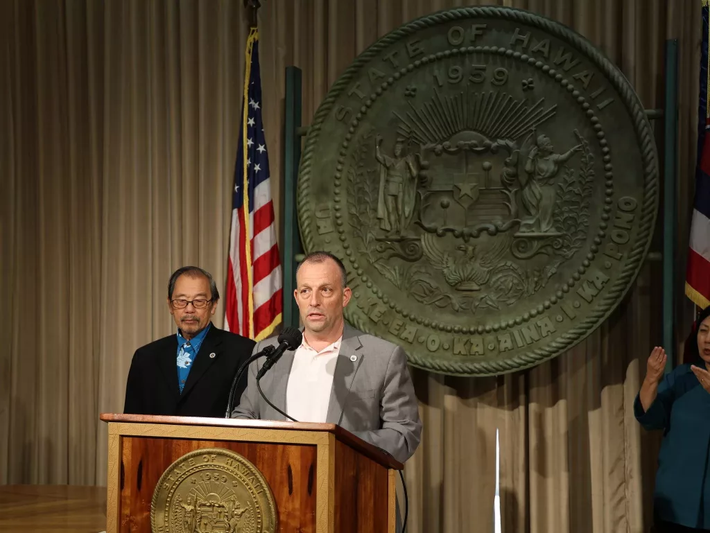 governor-green-ohana-fund-photo-jpg-2