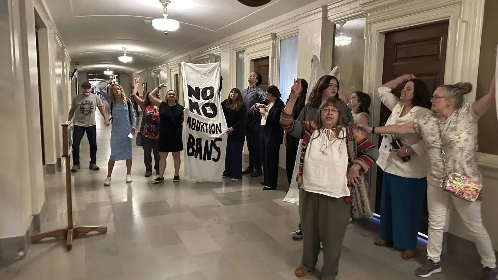 missouri-abortion-ap-photo-jpg-3