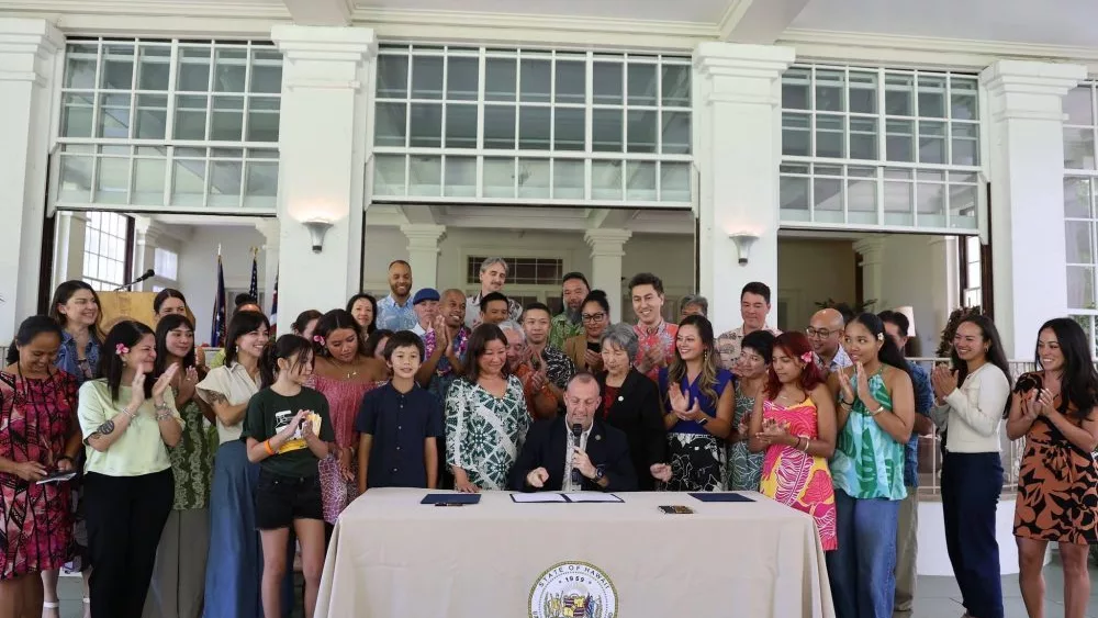 governor-green-keiki-bill-may-2025-jpg-3