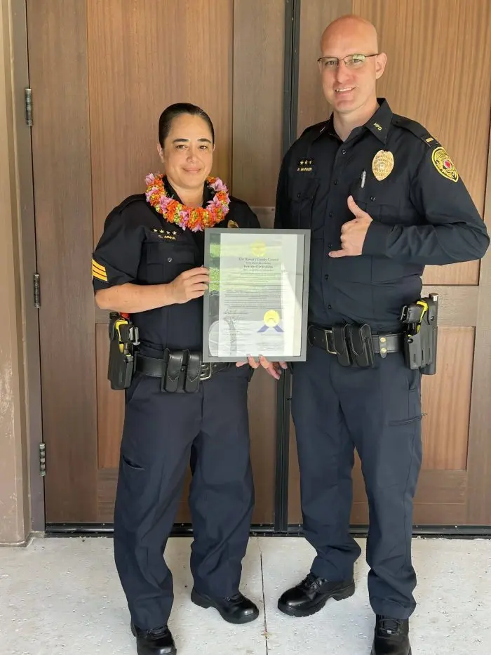 detective-carrie-akina-haweo-award-hpd-photo-jpeg-3