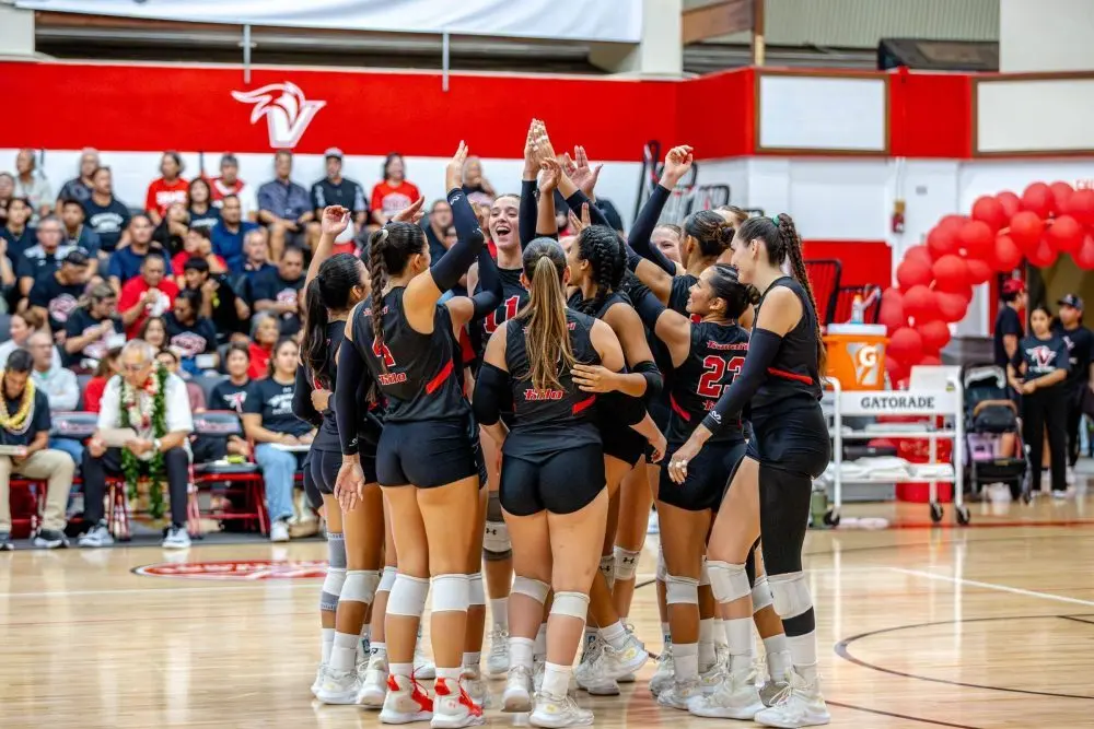 uh-hilo-womencabbs-volleyball-jpg-3