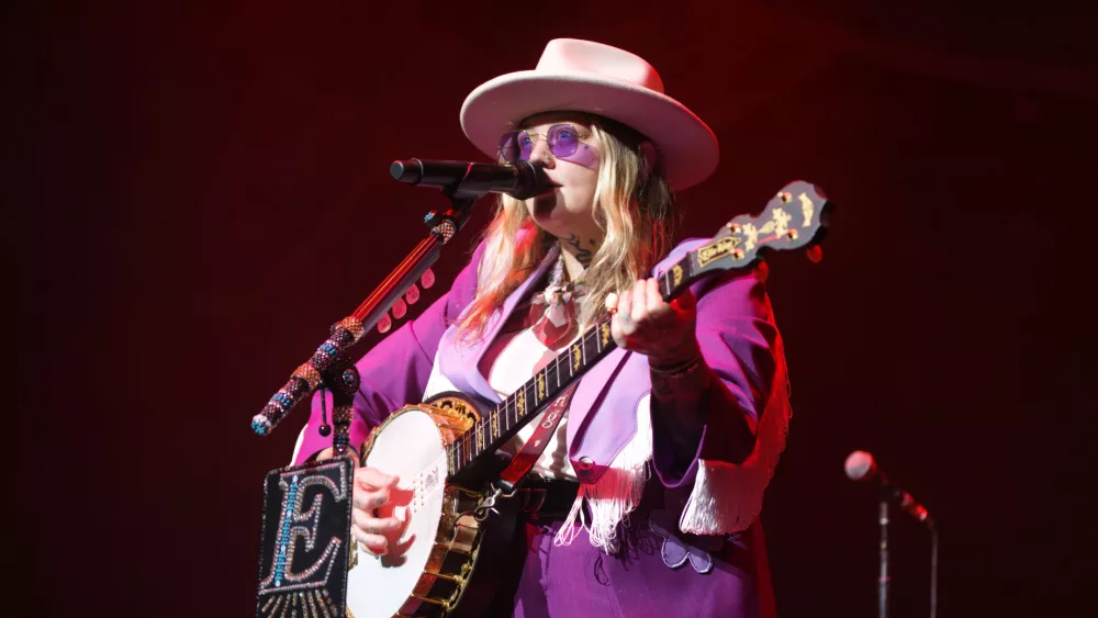 shutterstock_2216138121881379