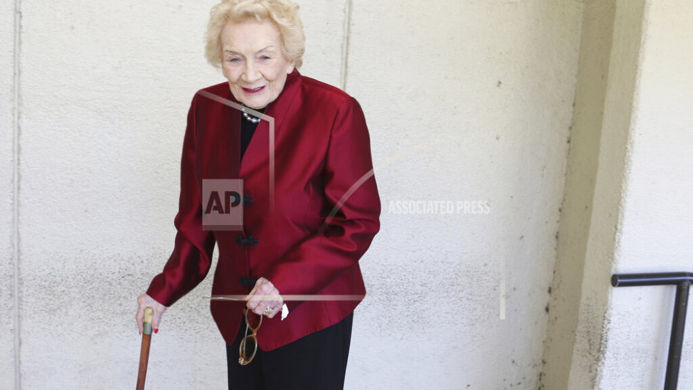 princess-dies-at-96-ap-photo-jpeg-3