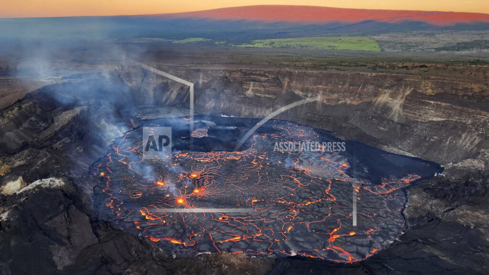 2023-kilauea-eruption-ap-photo-jpeg-3